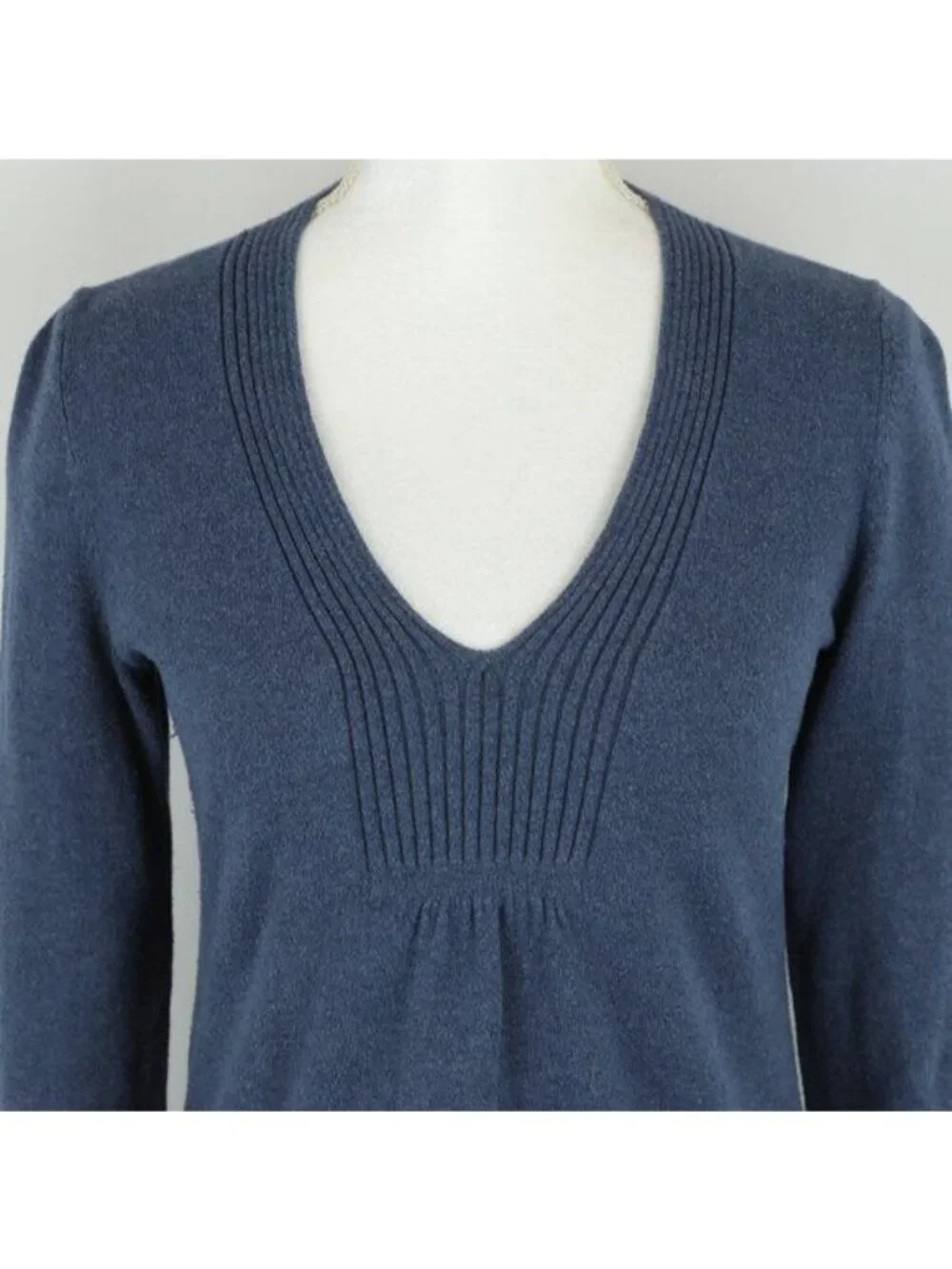 Eddie Bauer Women's Small Blue Cotton Blend V-Neck Tight Knit Sweater